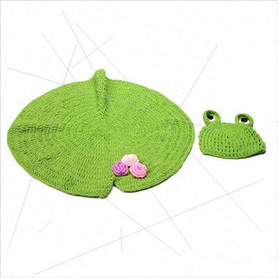 Newborn baby hundred baby hundred days memorial photo photog