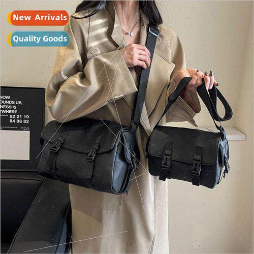 New splicing cool casual shoulder bag Korean fashion out of