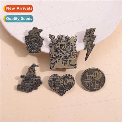 Film and  anime novels around the brooch hat lightning magic