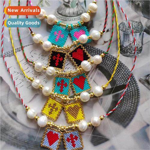 New Western Style Pearl Lake Blue Background Red Peach Heart