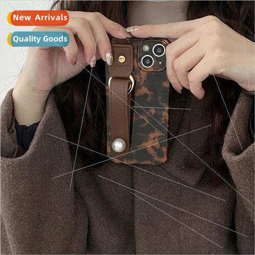 Premium sense of retro amber 14Promax pearl wristband iPhone