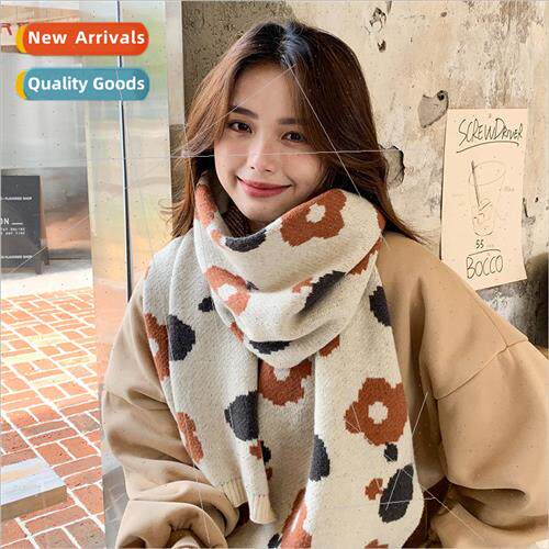 Fresh flower pattern knitted small scarf female winter Korea