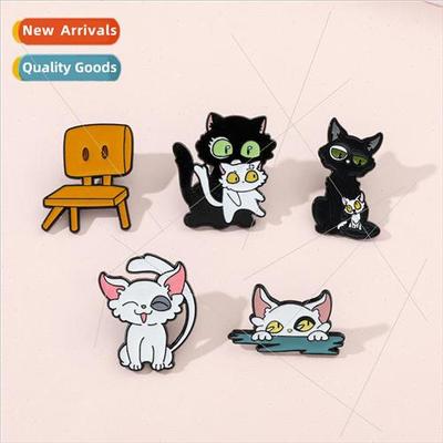 Creative cartoon anime brooch bell bud journey minister cat