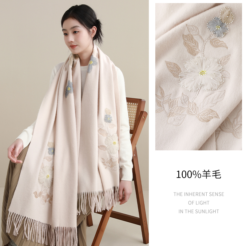 高档羊毛大披肩送长辈妈妈礼物礼盒婆婆刺绣贴花围巾秋冬季宽围脖