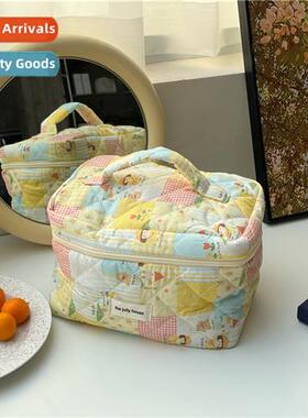 Cosmetic bag female 2023 new portable large-capacy girl hear