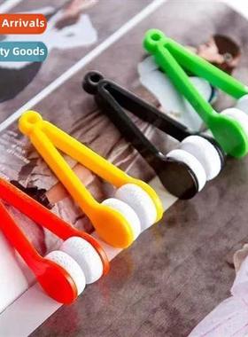 Carry- multifunctial eyeglasses wipe cvenient type does not