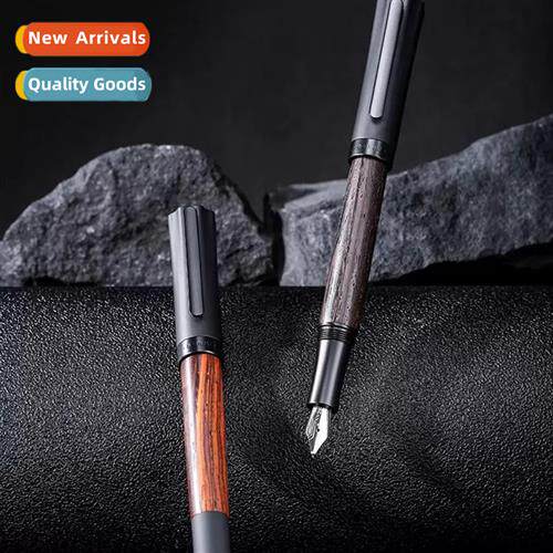 Half-sentence wooden fountain pen students practicing callig