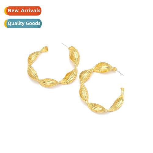 ZA fashi C-shaped twist earrings creative   new twisted meta