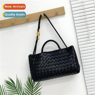 Lear Shoul New Bag Tote Woven Buckle Rope Metal Design Niche