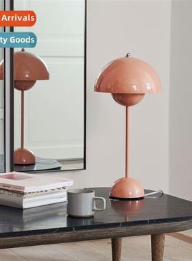 Modern minimalist macar table lamp persalized creative Danis