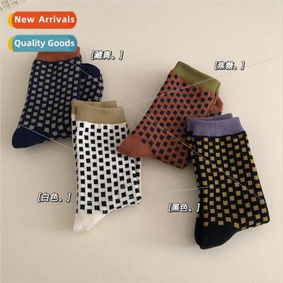 HOT full of chessboard checkerboard Korea mid-calf socks ins