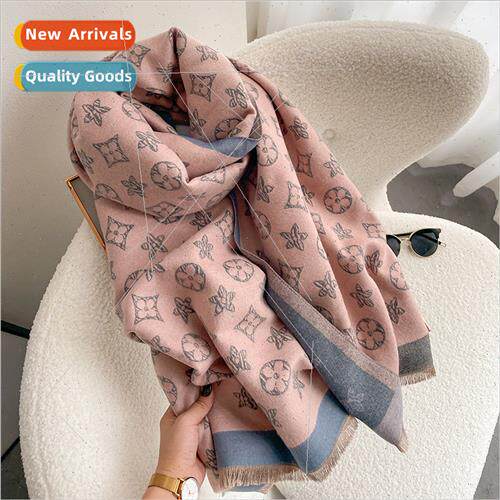 Europe Uned States light luxury pentagram scarf female fall