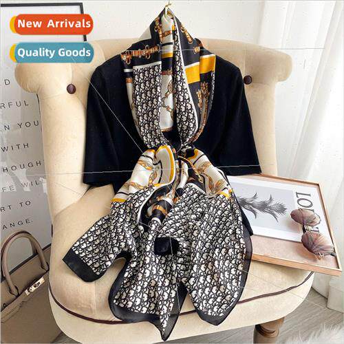 2021 new Europe Uned States chain pattern imation silk scarf