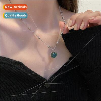 Korea temperature-sensive color-changing heart necklace fema