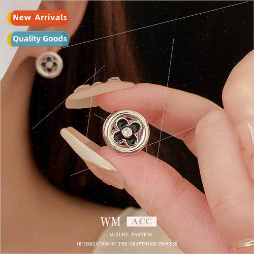 Zircon drop oil black whe color collision flower earrings sm
