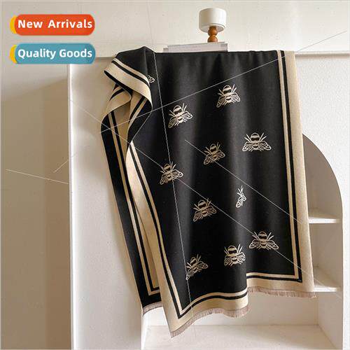 Soft sticky thickened warm bee scarf simple atmosphere sense