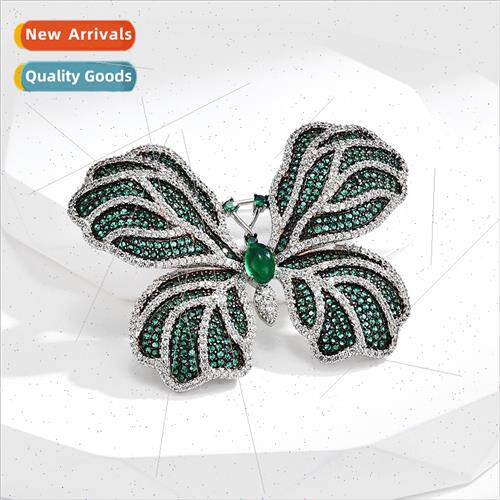 Fashion sparkling emerald butterfly brooch high-grade animal