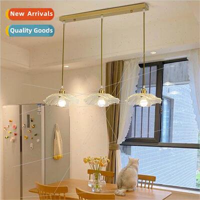 Scandinavian three head dining room light pendant light mode