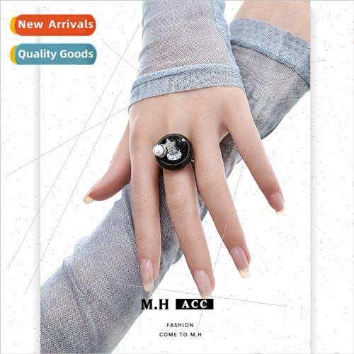 Brilliant pentagram button ring female hip hop spice girls r