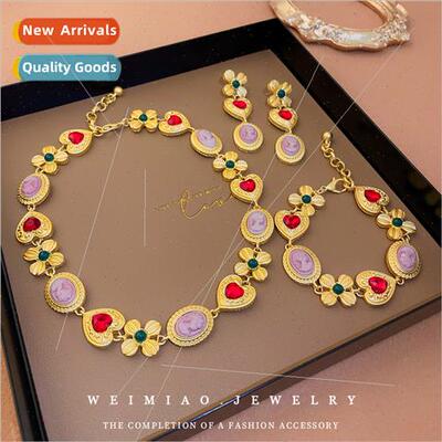 Antique Flower Portra Diamond Heart Necklace French Court Ch