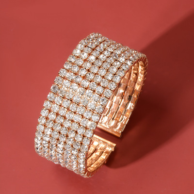 Ms European fashion gold diamond - studded lady bracelet