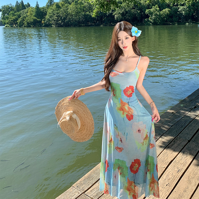 吊带印花绝美油画裙碎花连衣裙2025巨好看今年流行的漂亮裙子