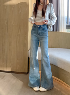 浅蓝色烫钻微喇牛仔裤女2026春季新款高腰修身显瘦不贴腿喇叭裤子