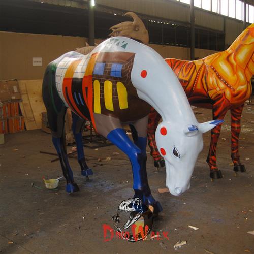 房地产室外玻璃钢马雕塑仿真马模型产品动物园户外草坪厂家