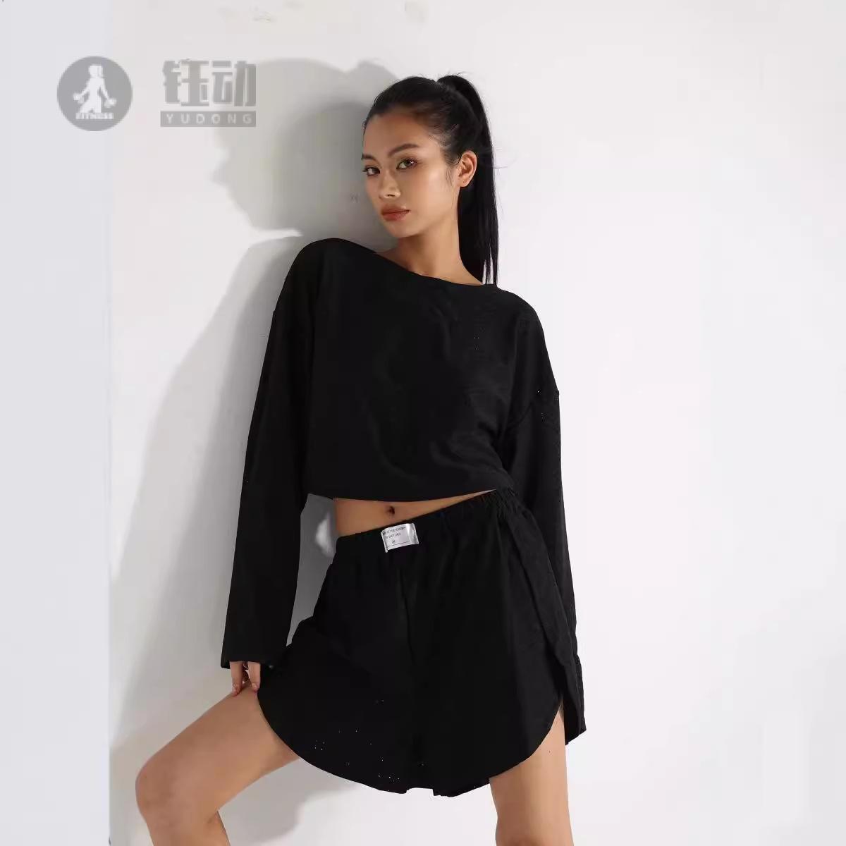 2024女士镂空休闲时尚简约宽松