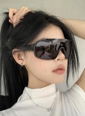 户外运动骑行黑色墨镜女高级感登山护目滑雪防风太阳眼镜大框显瘦