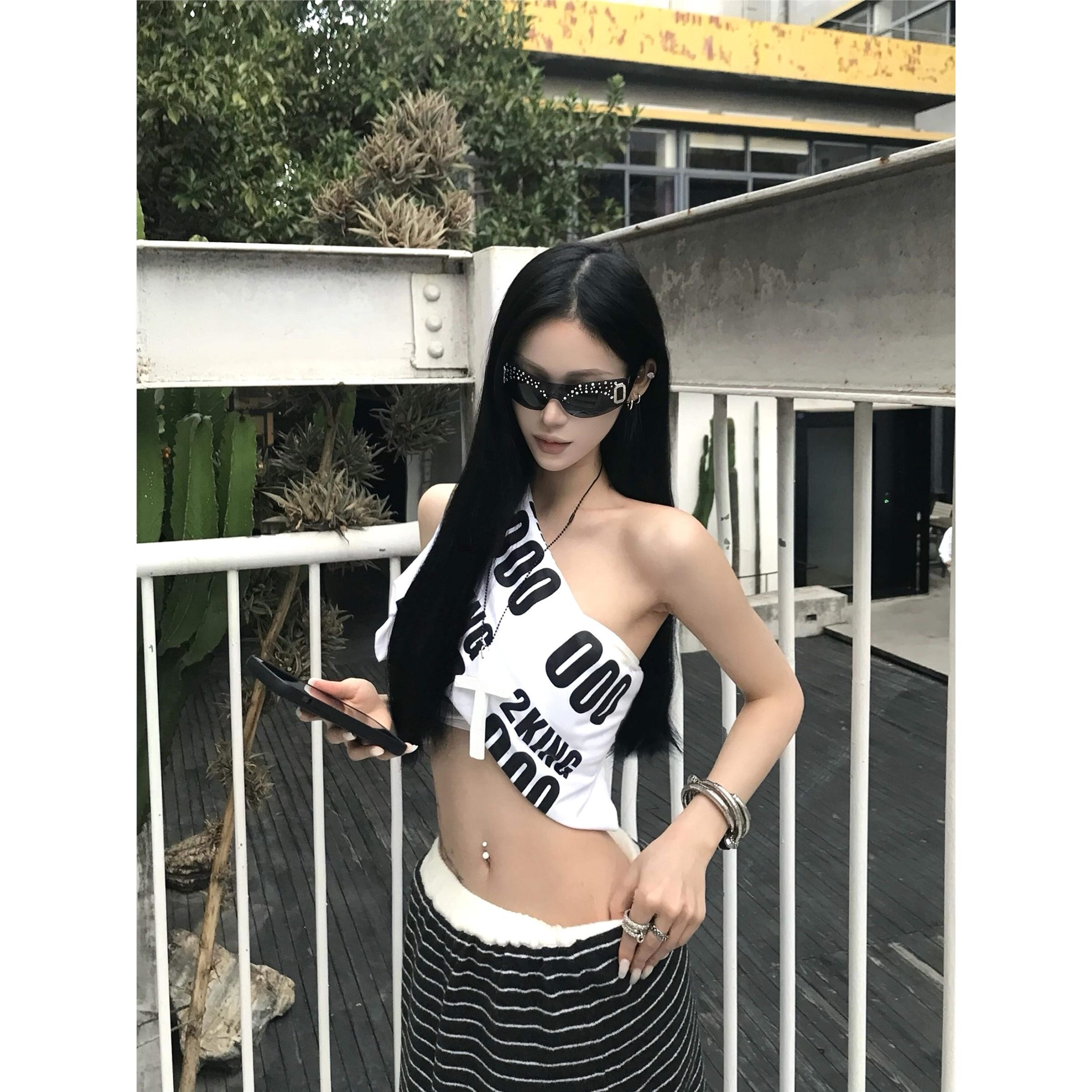 美式复古辣妹风字母印花斜肩吊带背心女夏季新款修身显瘦短款上衣,模玩/动漫/周边/娃圈三坑/桌游,Cosplay女装/cos女装,淘宝优惠券,粉丝福利购,淘宝优惠卷