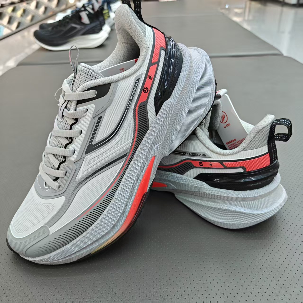 乔丹跑步鞋男秋季革面运动鞋男鞋