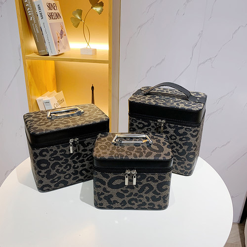 莉人妆收纳包豹纹大容量化妆包