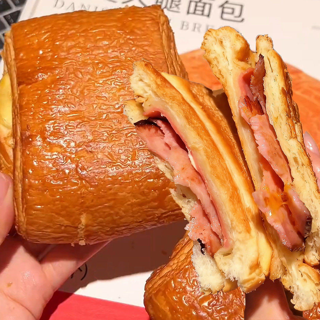 丹麦火腿面包可颂夹心面包手工鲜作早餐办公室下午茶休闲代餐简餐
