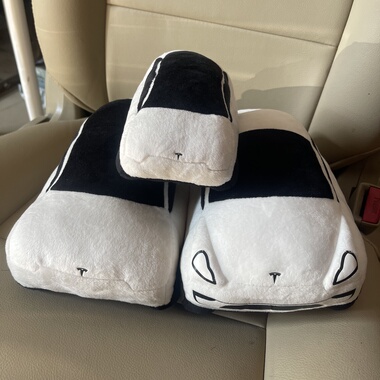 限量版特斯拉MODELY毛绒汽车玩偶白色车用装饰车内饰用品