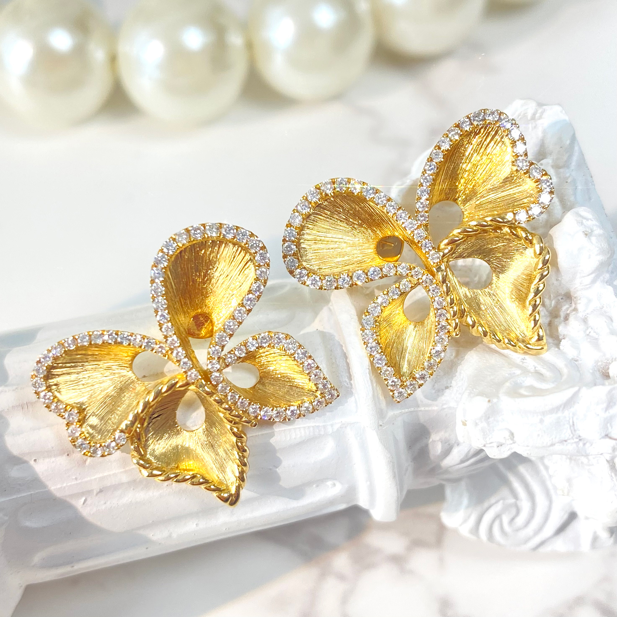 蝴蝶耳钉意大利拉丝工艺K金钻石