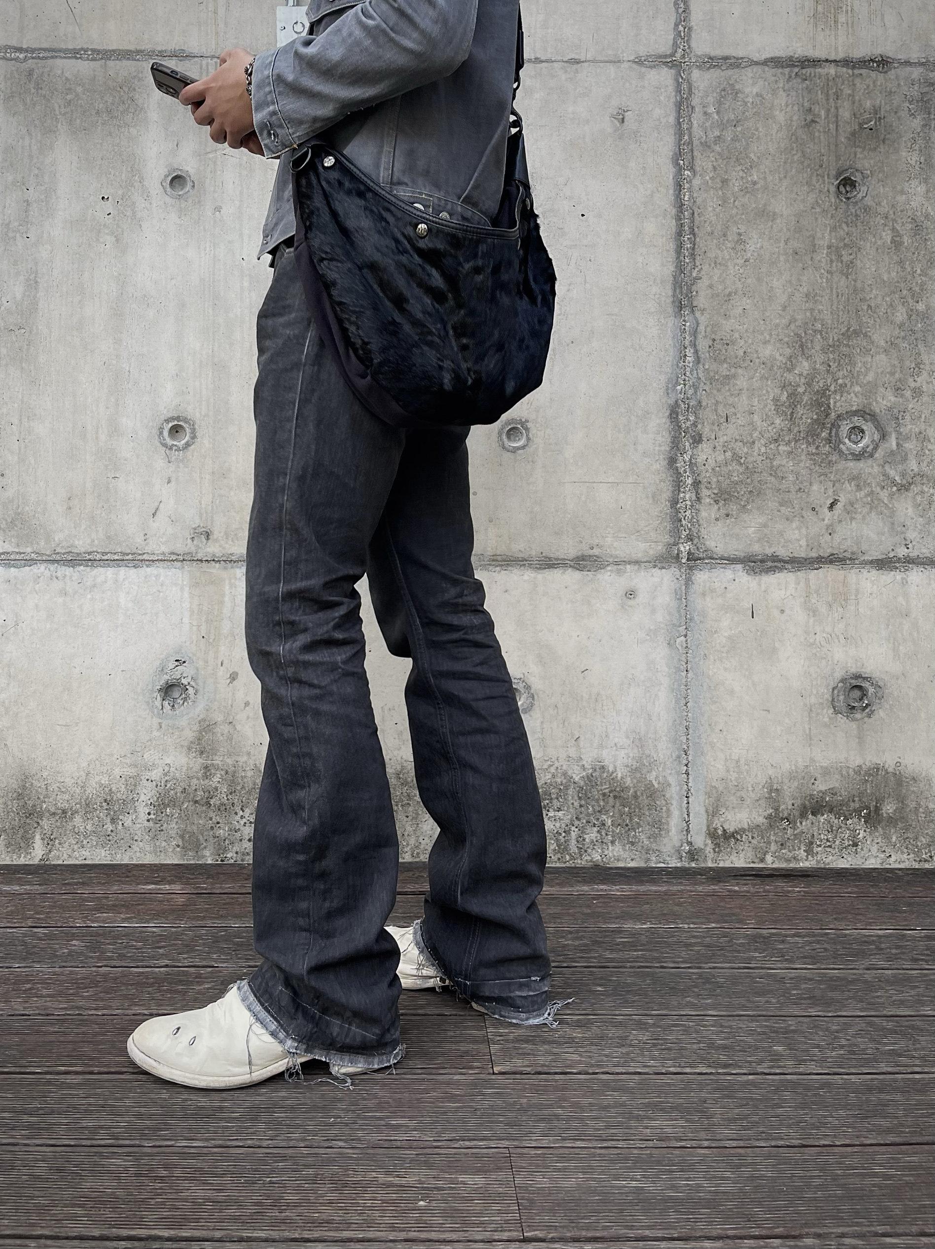 ME Studio 脏染深灰色修身微喇叭牛仔裤 Boot cut 1.0版型