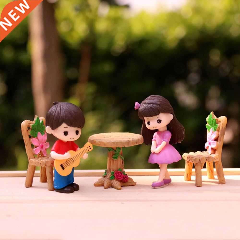 2pcs/set Miniature Ornaments Boy Girl Guitar Sweety Lovers C