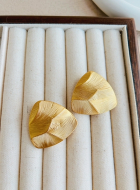 中古金色手工纹理女大耳环