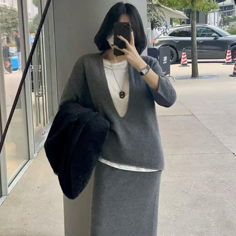 慵懒风假两件V领羊绒衫女长袖宽松显瘦针织衫上衣打底衫套头毛衣