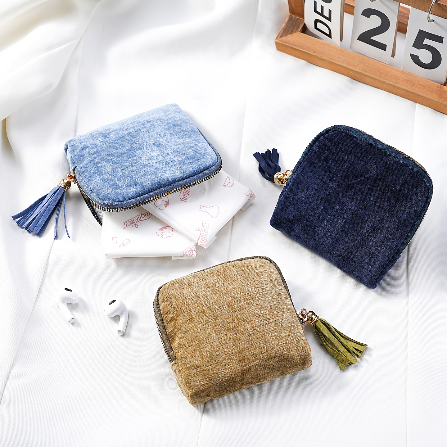 新款高档精致首饰包饰品手串手镯项链收纳袋便携带拉链首饰收纳包