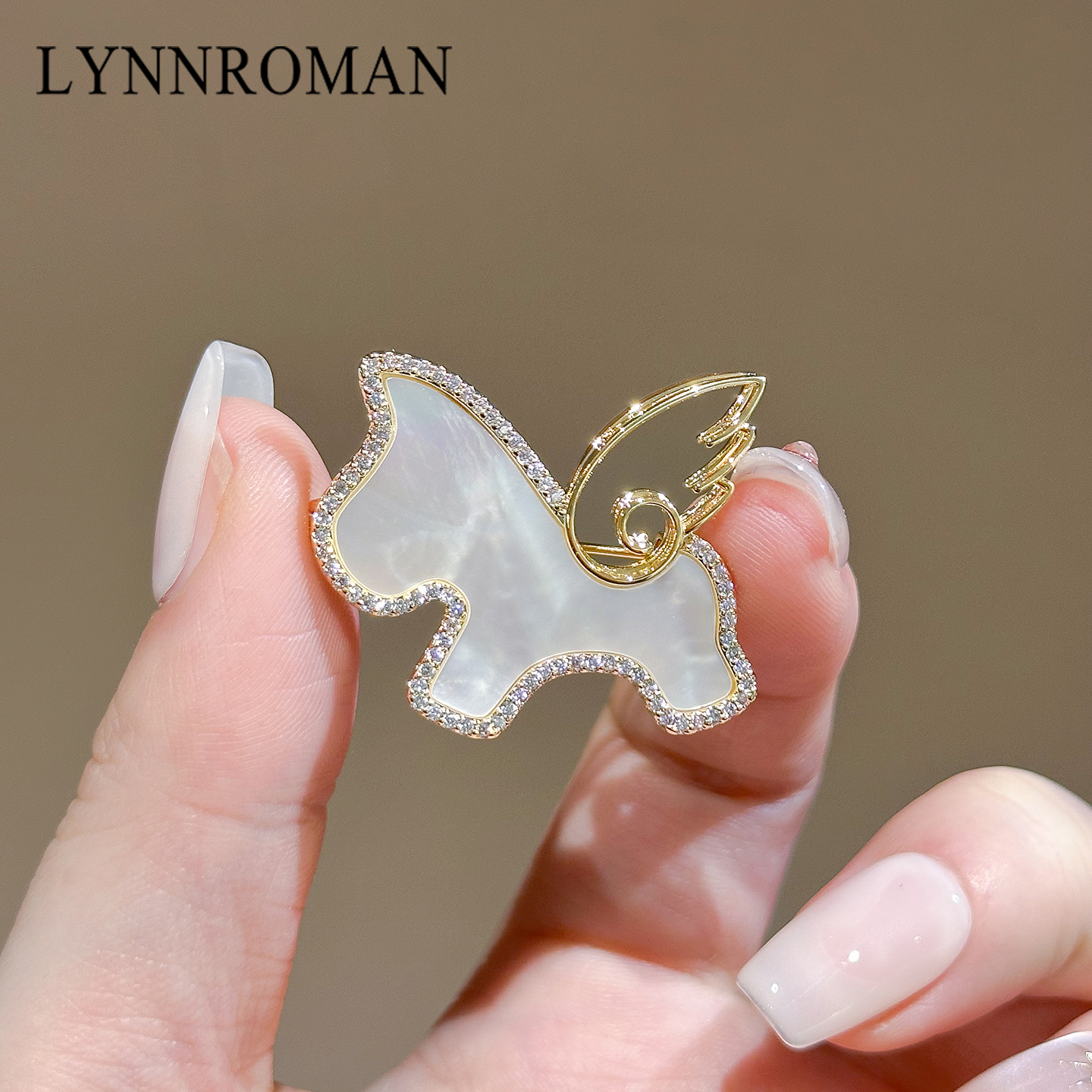 小飞马胸针女金色贝母珍珠