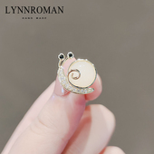 别针领针可爱开衫 LYNNROMAN日系新品 小锅牛胸针潮个性 毛衣配饰