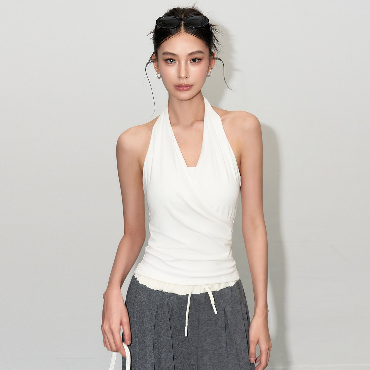 元气女孩新款一体式防震运动内衣挂脖美背瑜伽背心V领健身服上衣