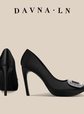 DAVNA`LN黑色高跟鞋女防水台增高不累脚RV水钻婚鞋高级感新娘单鞋