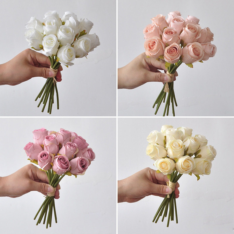 手捧玫瑰花束仿真花家居