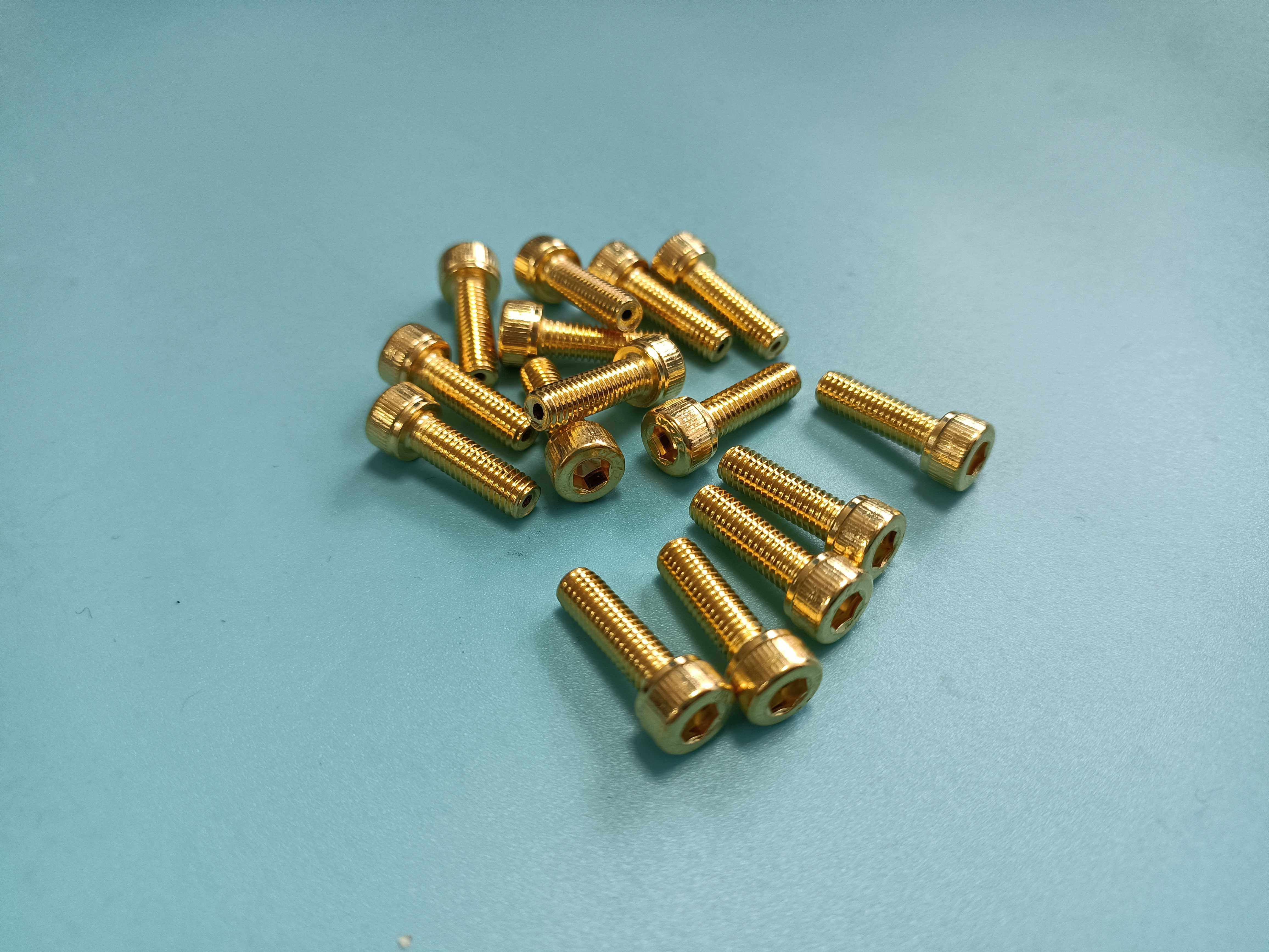 2mm)svss-m5x16 表面镀金 真空放气螺丝