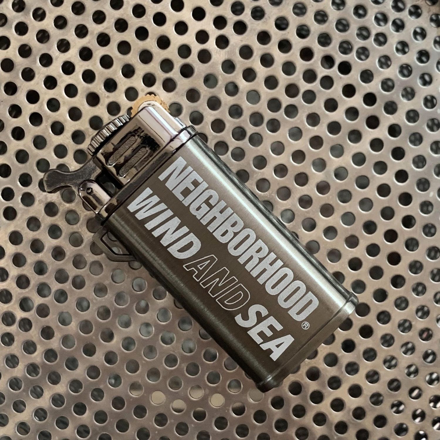 潮牌翻盖砂轮直冲打火机充气