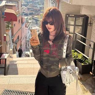 【现货】韩国aeae新款辣妹修身短款迷彩拉炼卫衣外套上衣女秋冬款