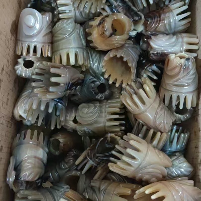 精品加厚短头刷黄牛角好颜色中齿洗头梳半筒圆筒按摩头梳颜色随机